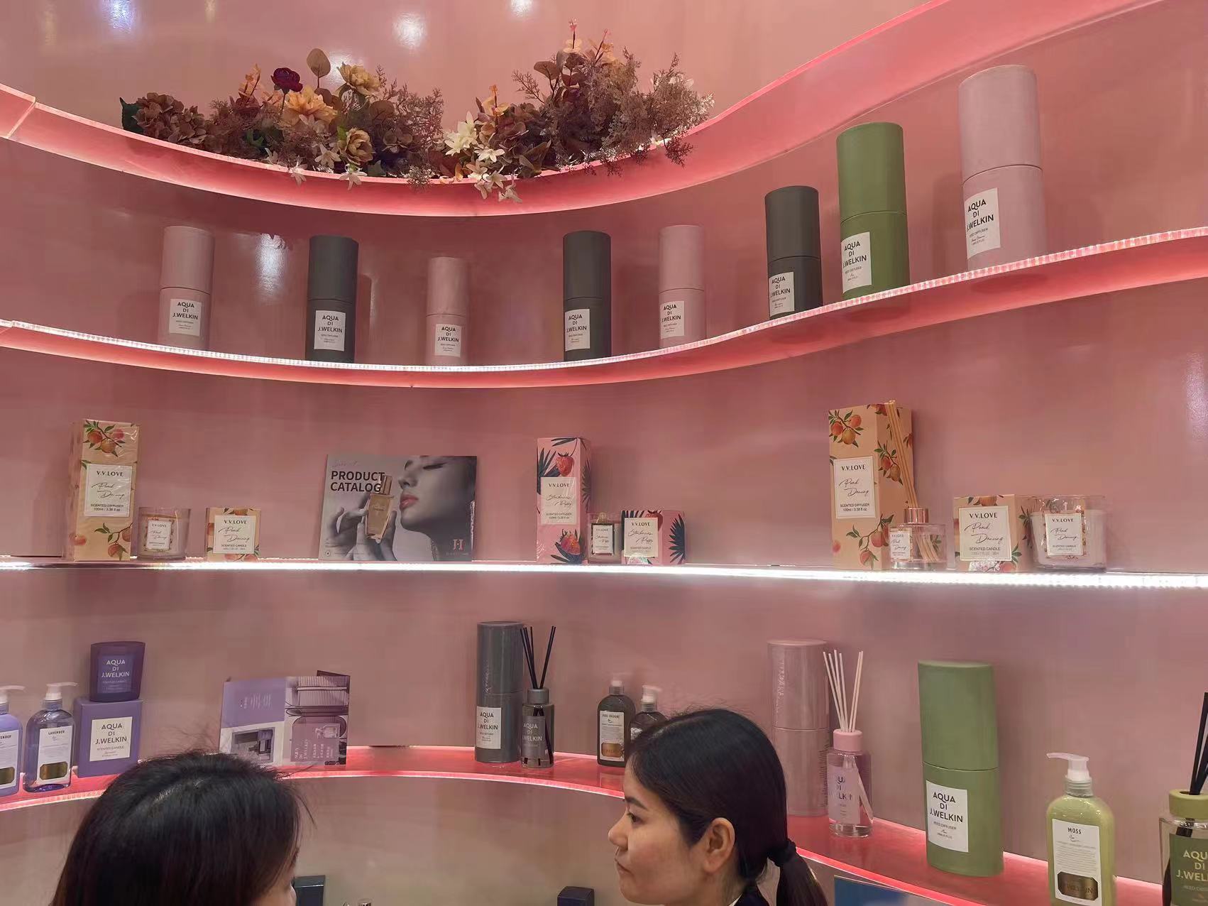 軍興溢美帶大家走進第27屆CBE上海化妝品行業展會