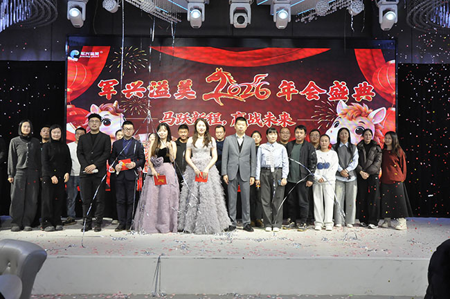 元旦晚會工作人員合影
